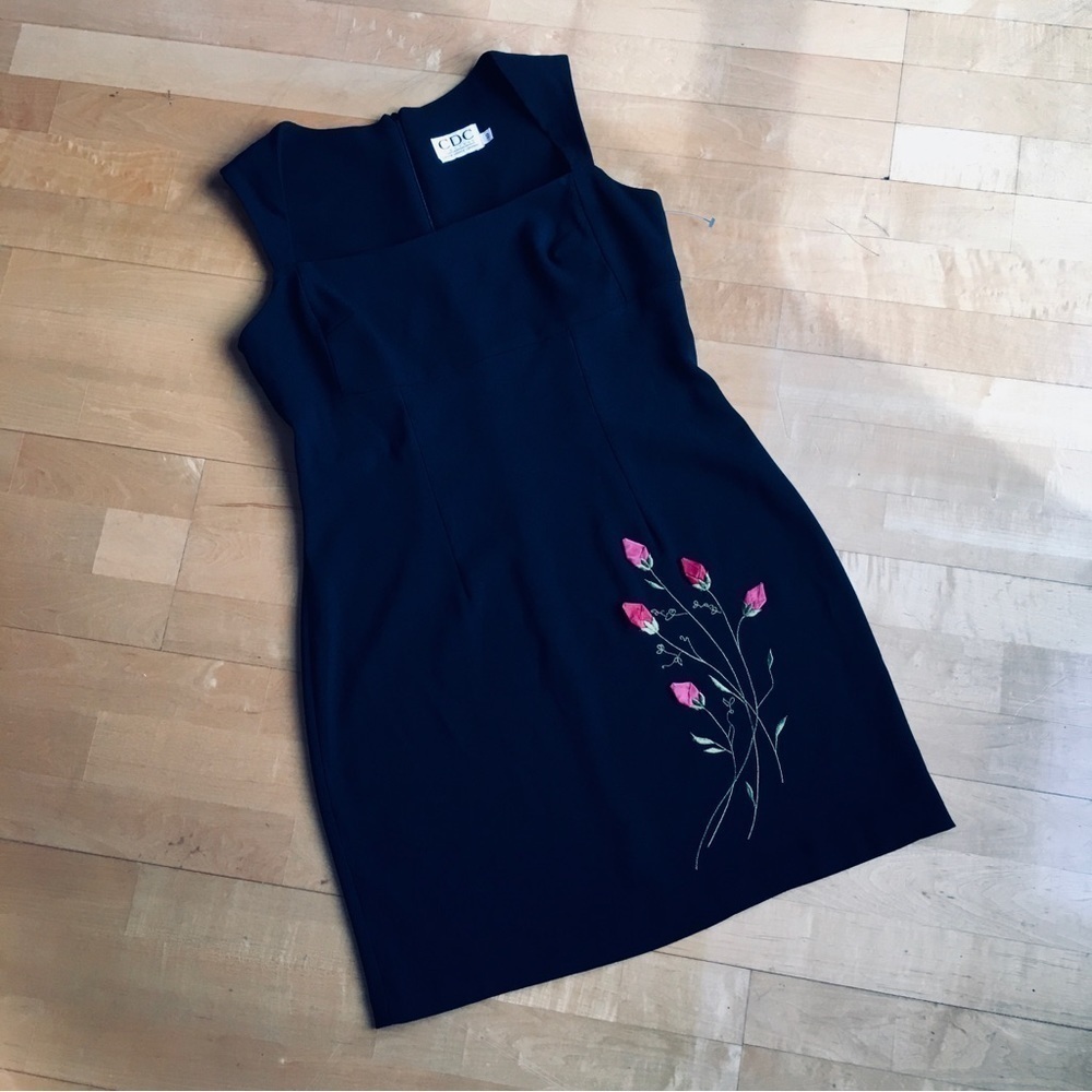CDC Petites Vintage Black Fitted Dress, Floral, Embroidered, Black, Red, Size 10